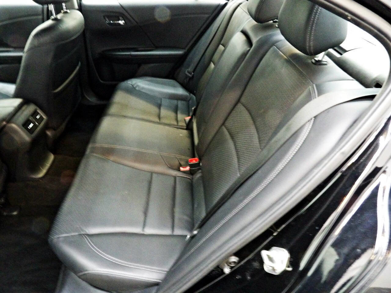 Used 2016 Honda Accord EX-L image 10