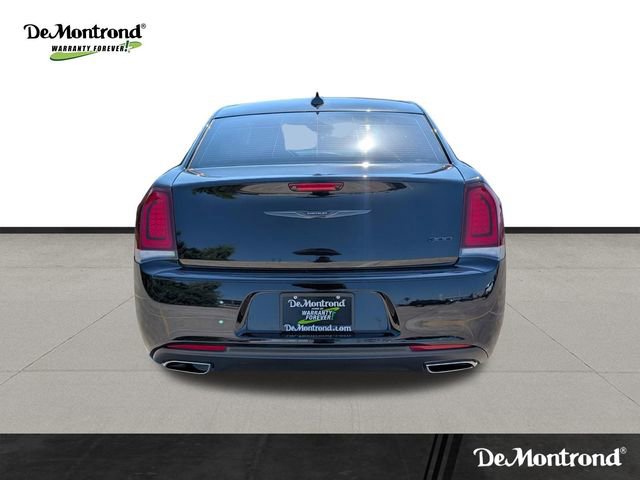 Used 2023 Chrysler 300 Touring w/ Sport Appearance Package RWD image 6