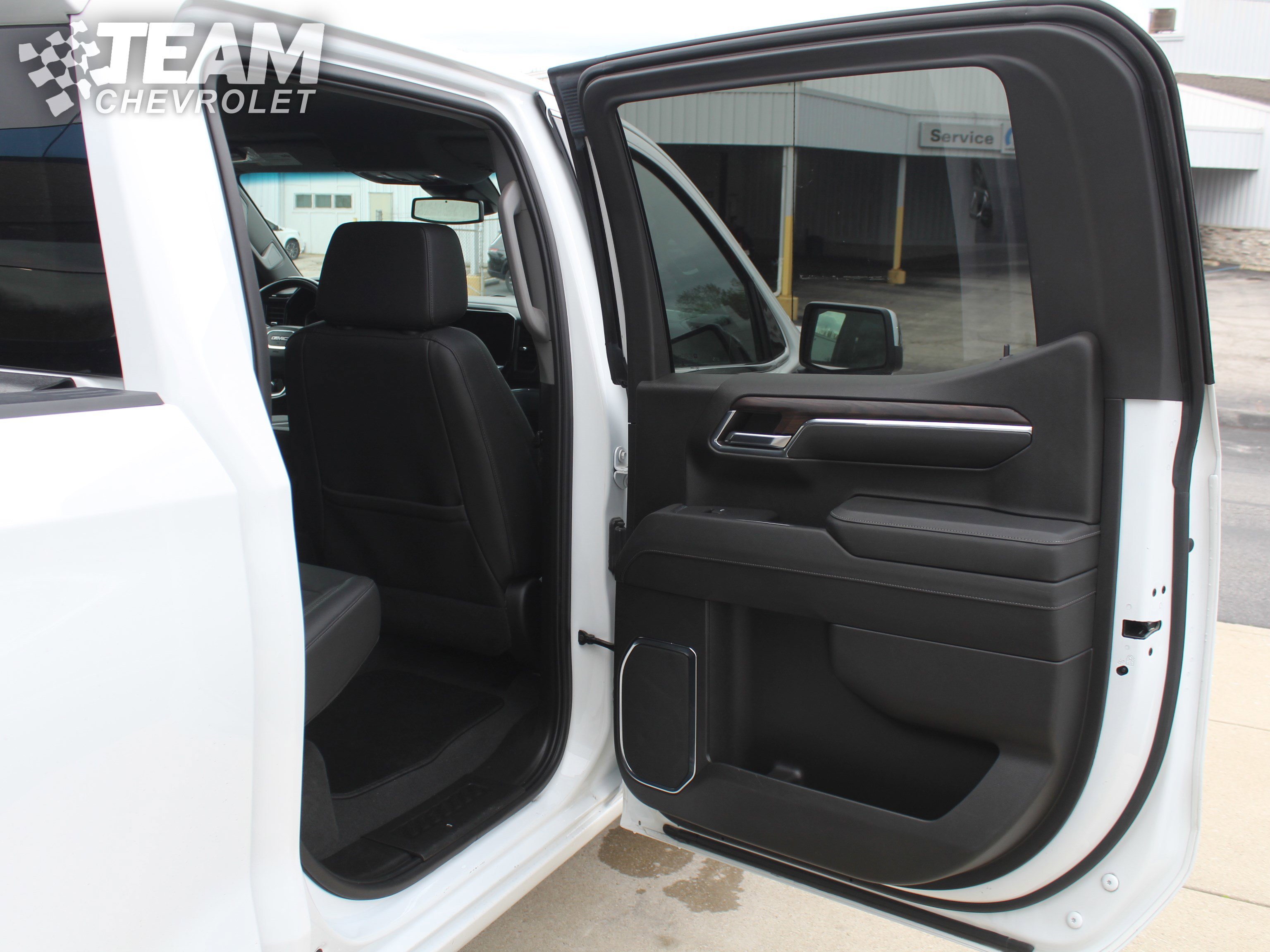 Used 2024 GMC Sierra 1500 SLT AWD/4WD image 21