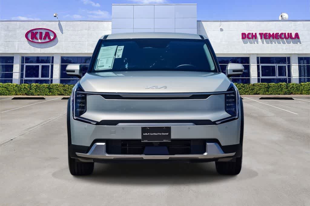 Certified 2024 Kia EV9 Light Long Range RWD image 2