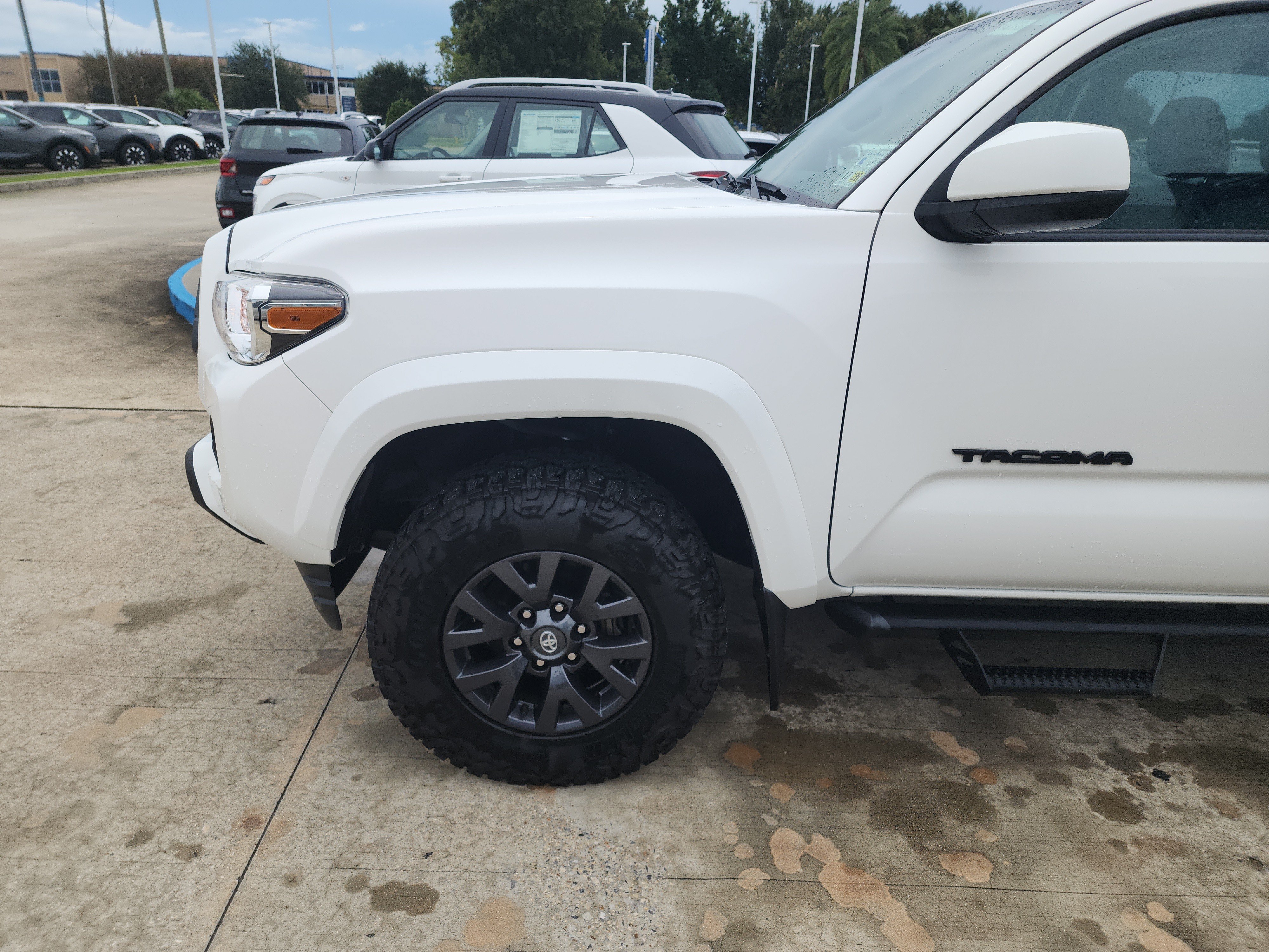 Used 2022 Toyota Tacoma SR5 RWD image 16