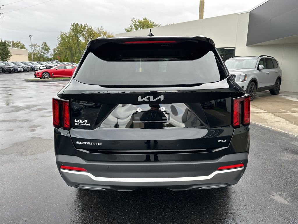 Used 2025 Kia Sorento S image 7