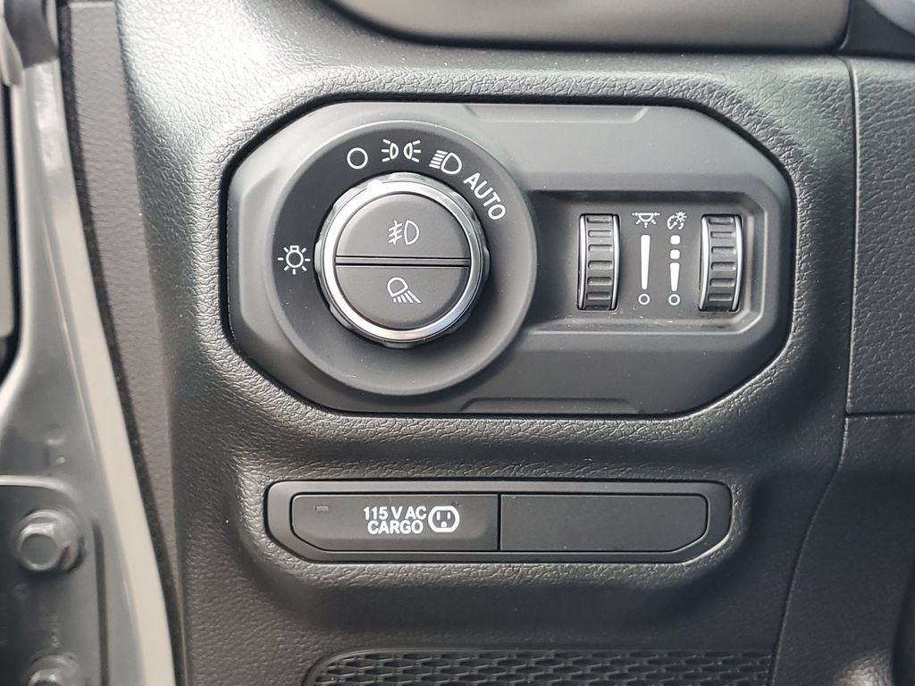Used 2021 Jeep Gladiator Rubicon AWD/4WD image 15