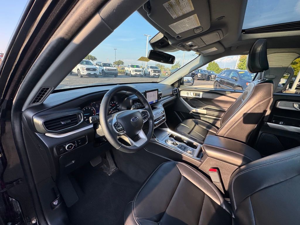 Used 2023 Ford Explorer XLT w/ Equipment Group 202A AWD/4WD image 12