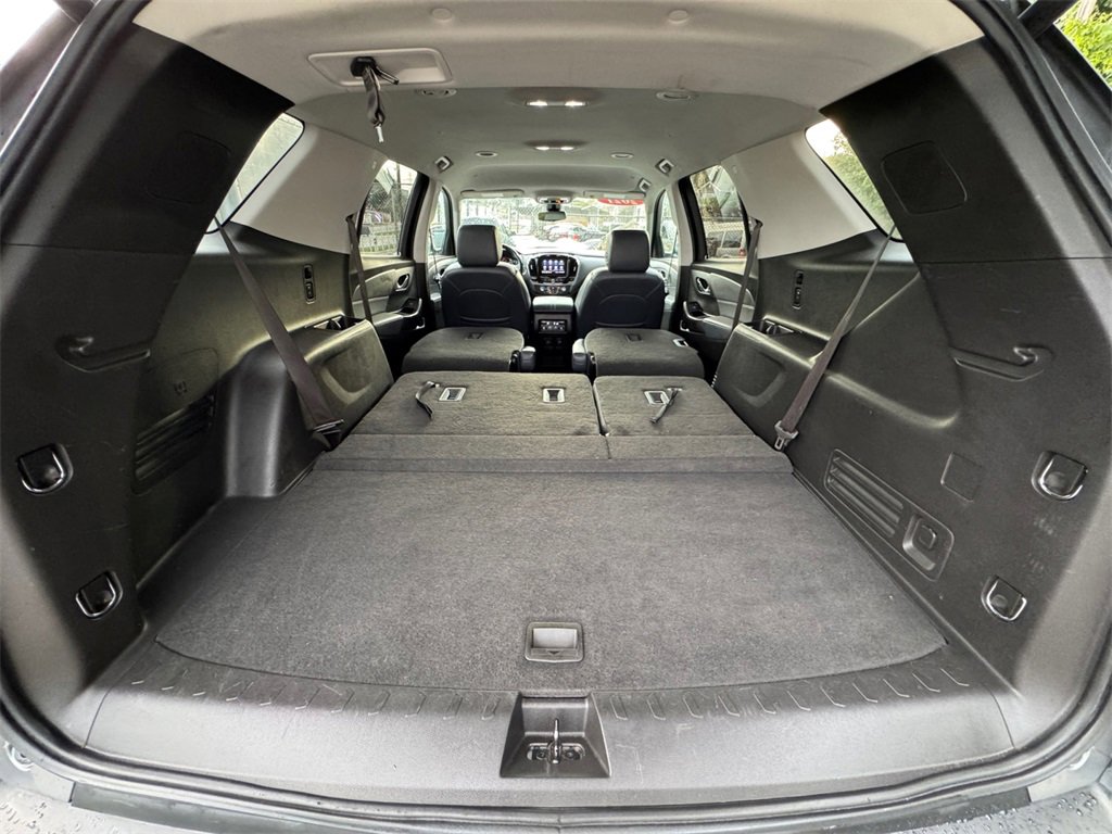Used 2021 Chevrolet Traverse LT w/ LT Premium Package image 33