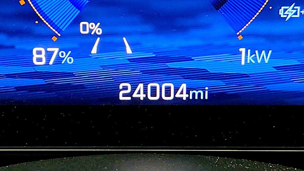 Used 2025 Chevrolet Equinox EV RS FWD image 15