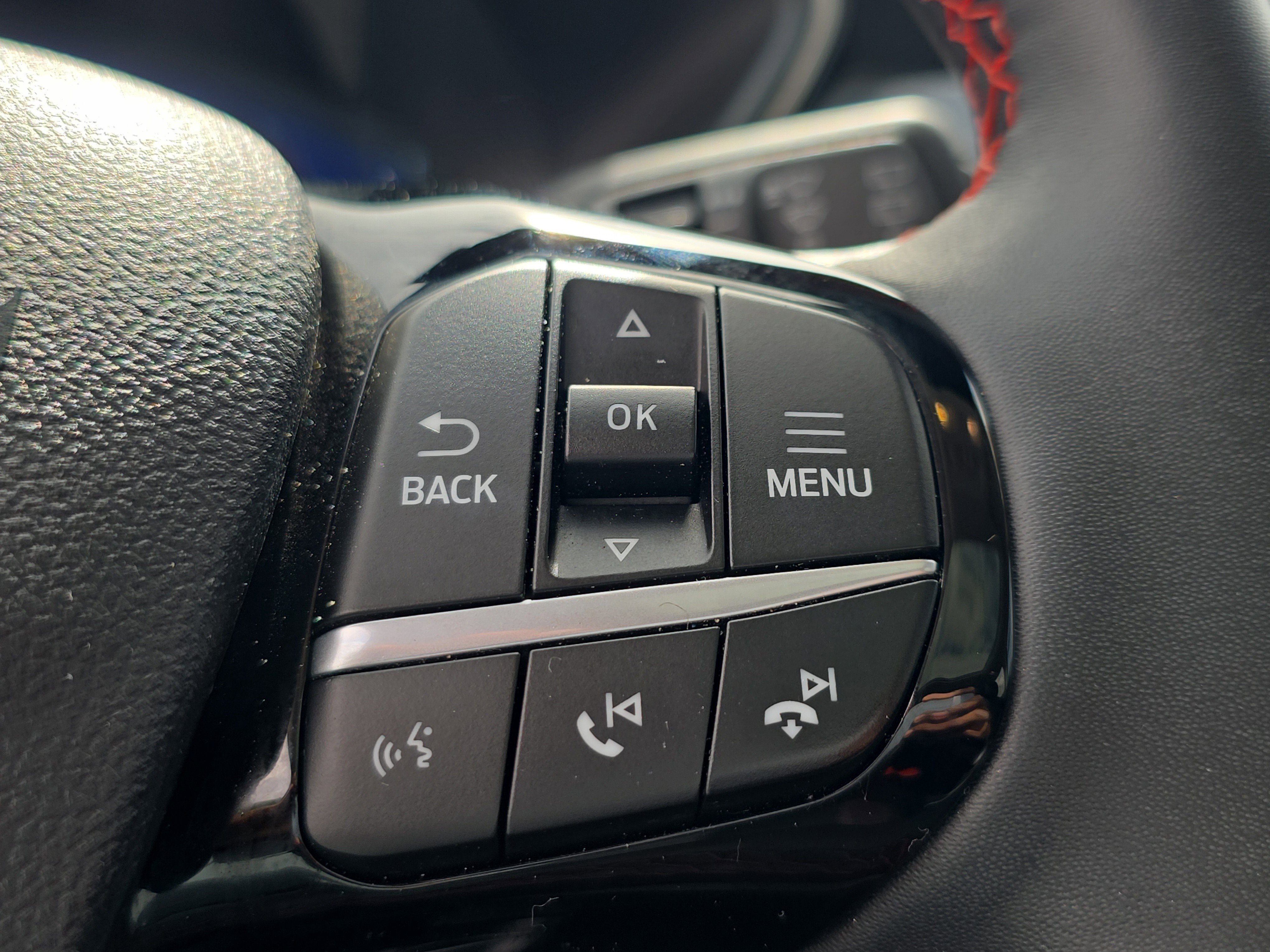 Used 2022 Ford Escape SEL w/ SEL Stealth AWD Package image 29