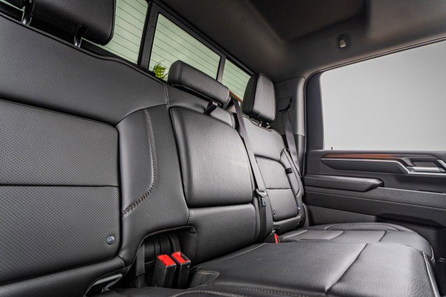 Used 2024 GMC Sierra 3500 Denali w/ Denali Reserve Package image 40
