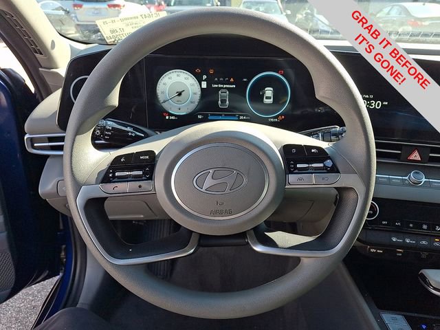 Used 2024 Hyundai Elantra SEL image 21