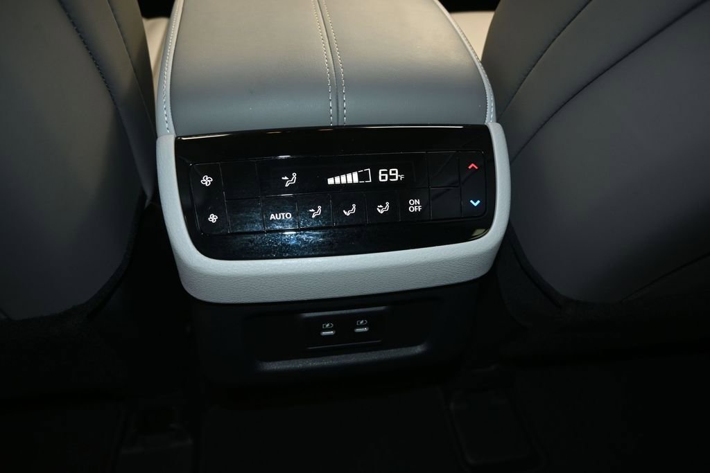 Used 2026 INFINITI QX60 Pure w/ Cargo Package FWD image 19