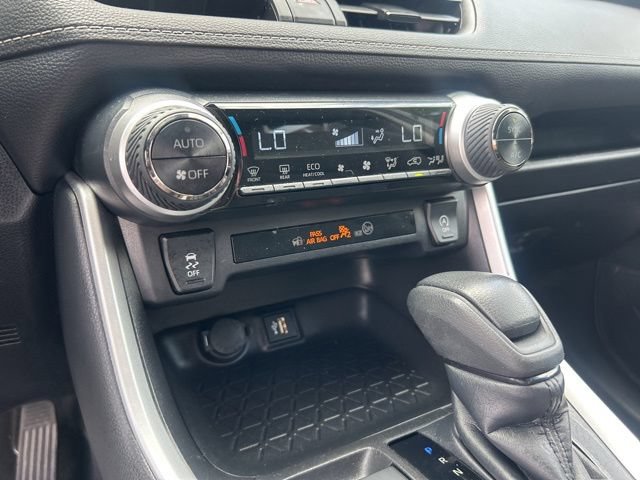 Used 2023 Toyota RAV4 XLE AWD/4WD image 25