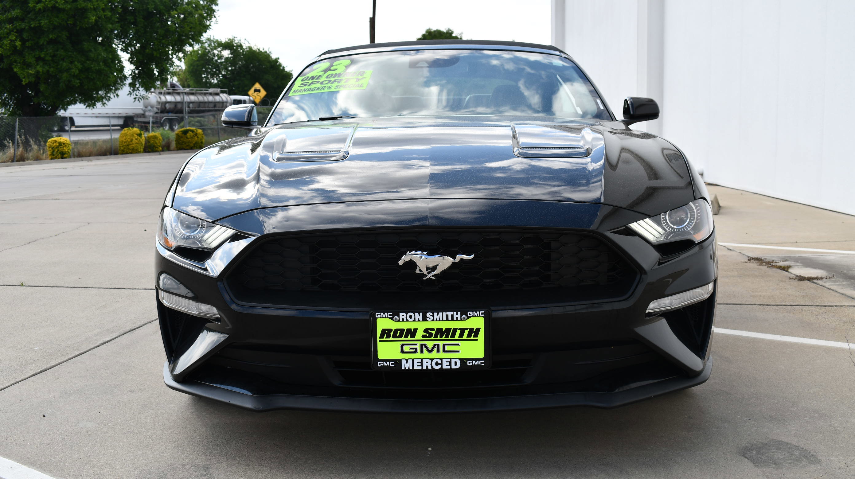 Used 2023 Ford Mustang Premium RWD image 3