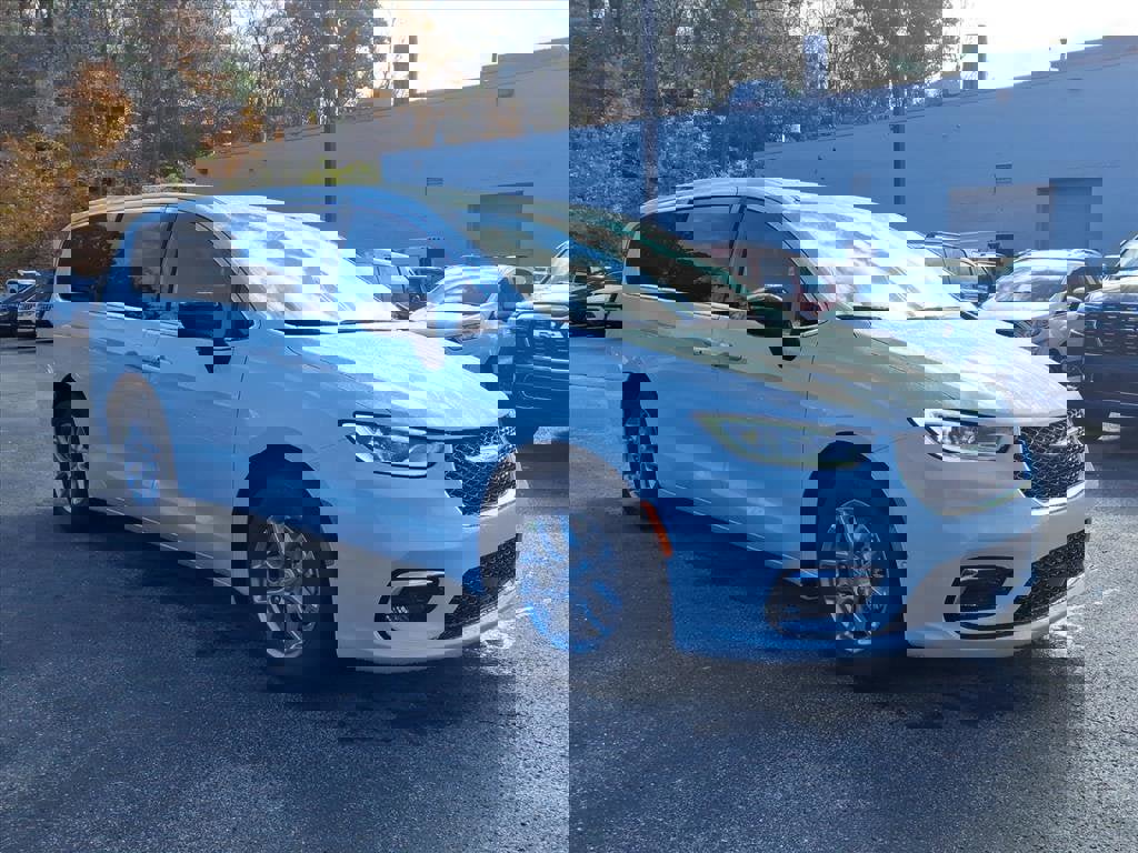 New 2026 Chrysler Pacifica Select image 4