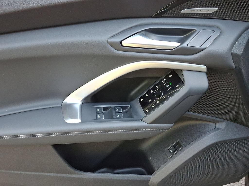Certified 2025 Audi Q5 Prestige AWD/4WD image 18