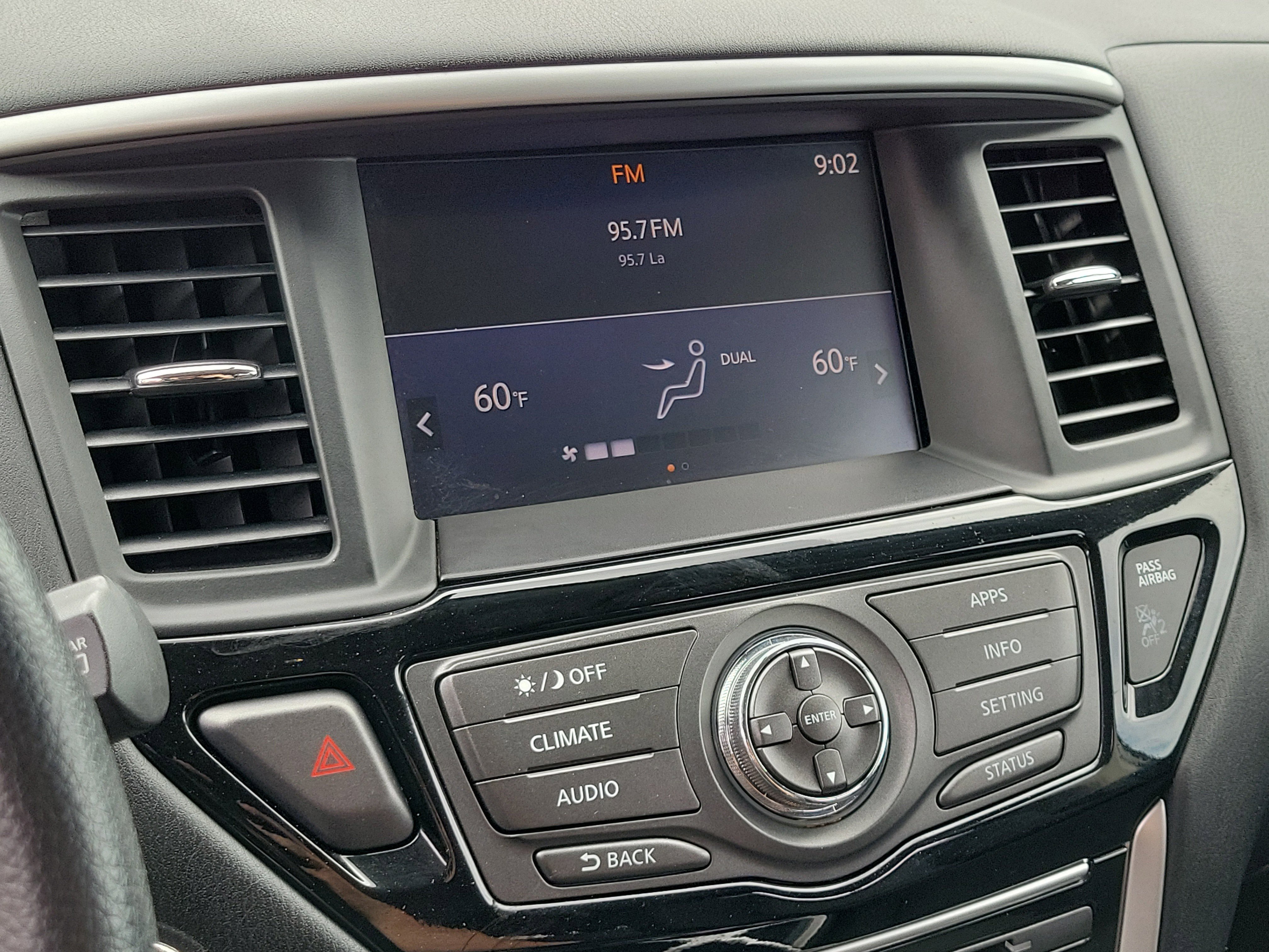 Used 2018 Nissan Pathfinder S image 31