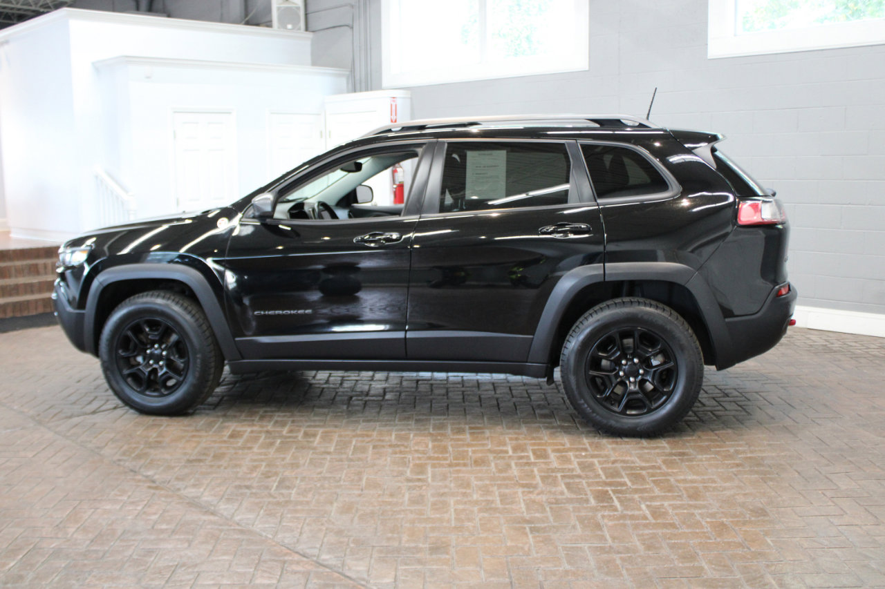 Used 2019 Jeep Cherokee Trailhawk w/ Comfort & Convenience Group image 4