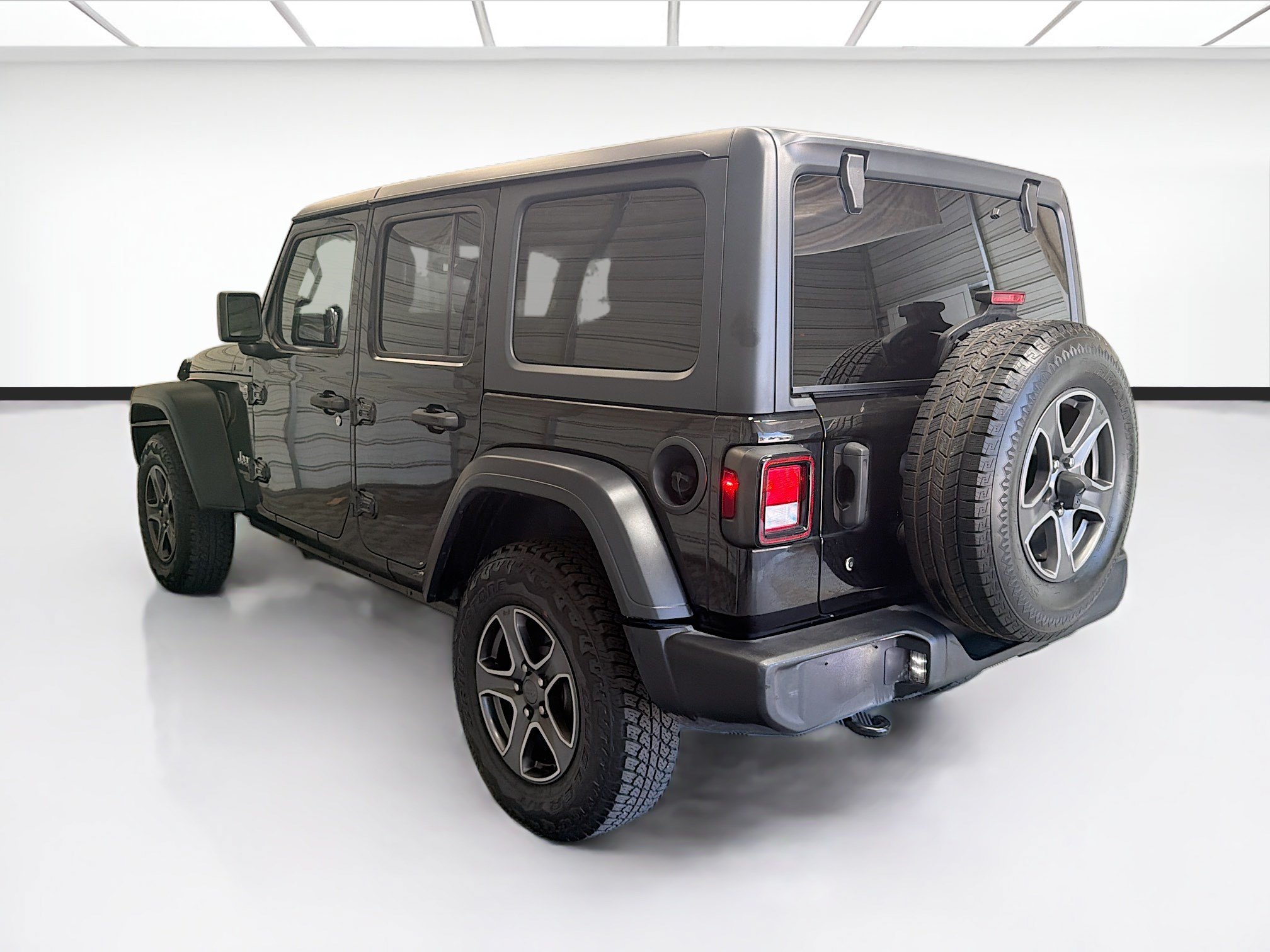 Used 2018 Jeep Wrangler Unlimited Sport S AWD/4WD image 6