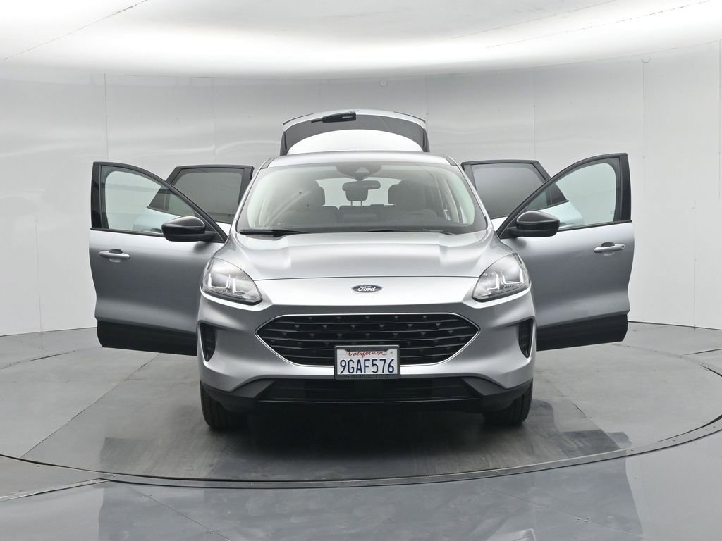 Certified 2022 Ford Escape SE w/ SE Sport Appearance Package image 31