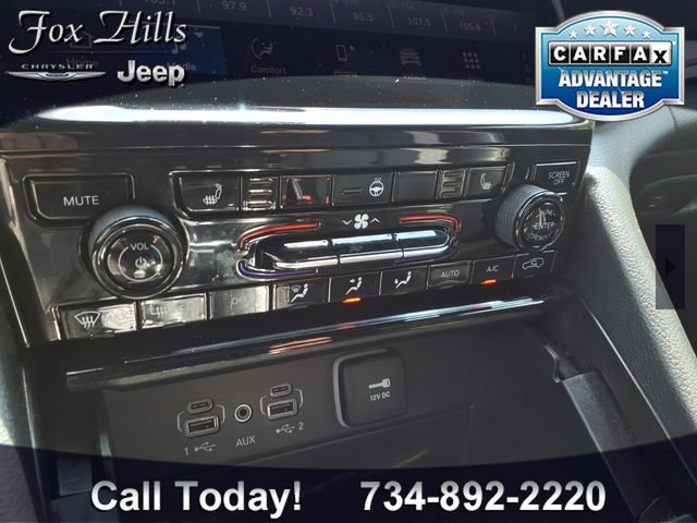 Used 2025 Jeep Grand Cherokee Limited AWD/4WD image 22