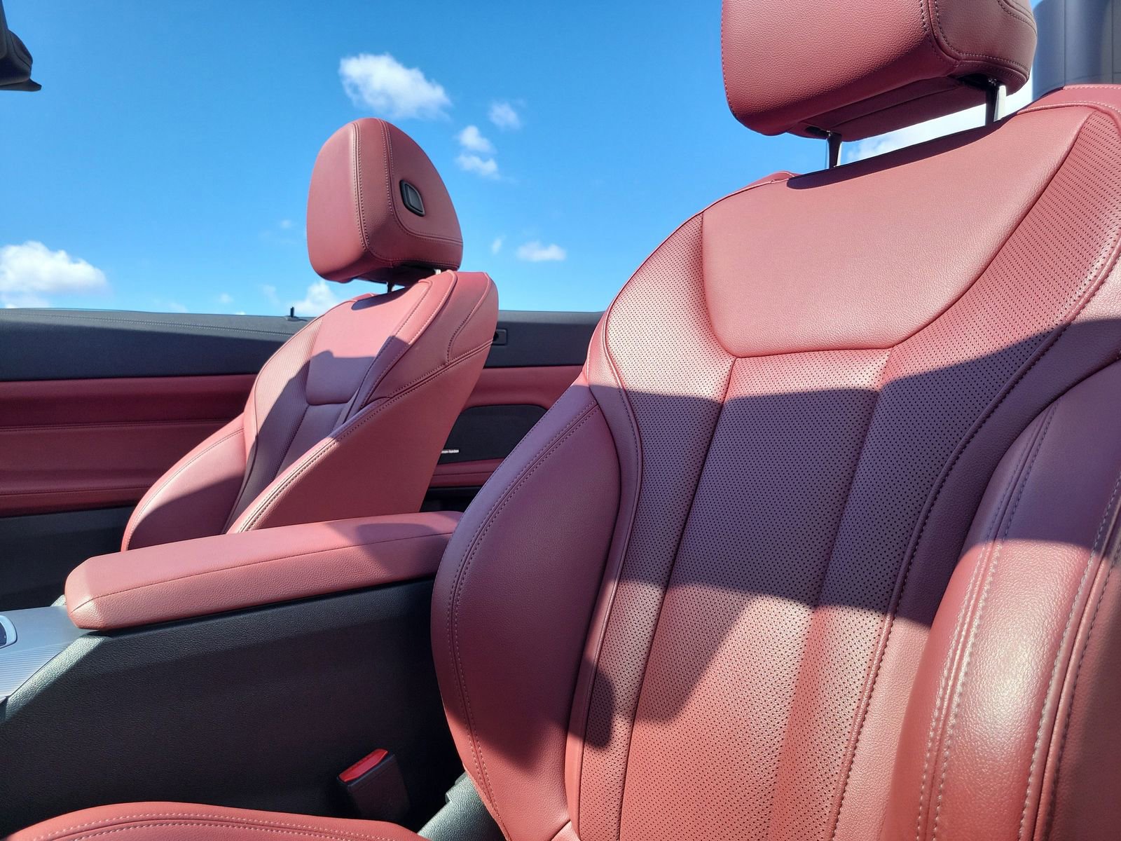 Used 2023 BMW M440i Convertible w/ Premium Package image 22