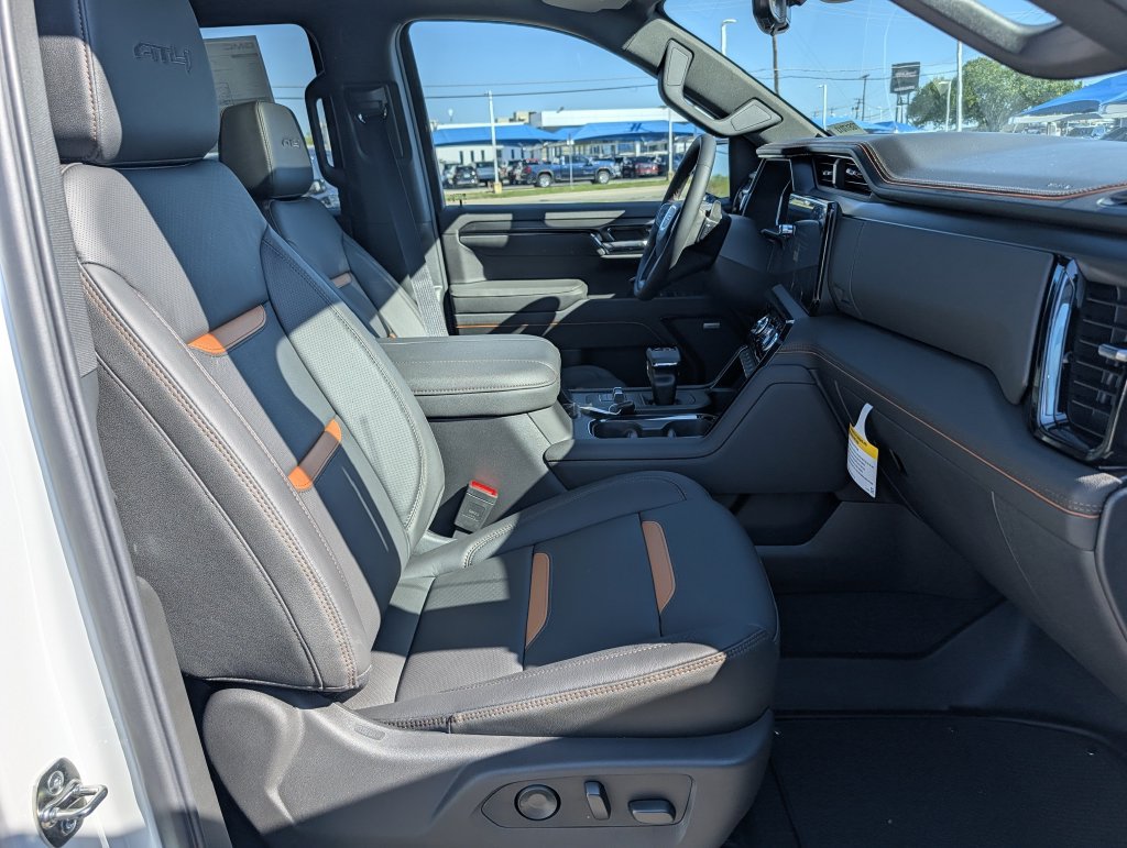 New 2026 GMC Sierra 1500 AT4 w/ AT4 Premium Package AWD/4WD image 32