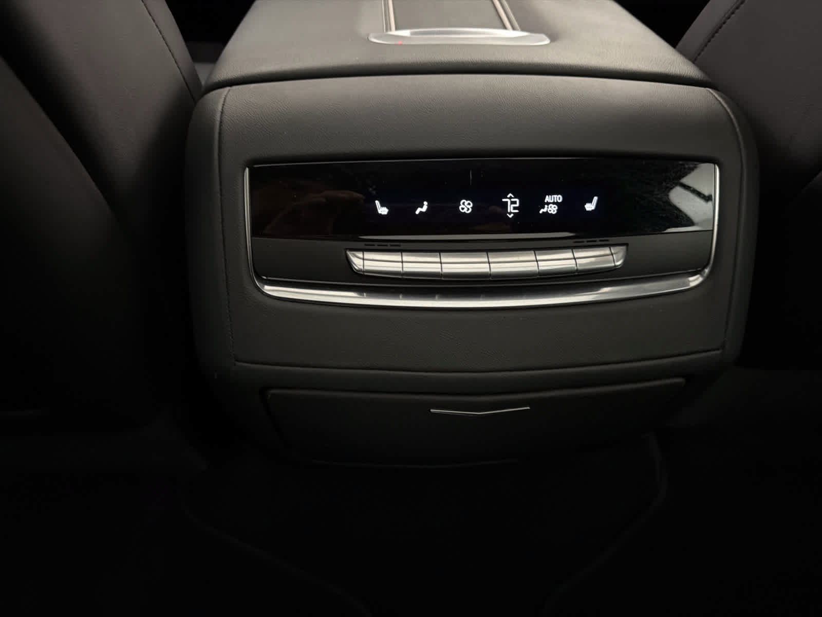 Used 2021 Cadillac Escalade ESV Premium Luxury RWD image 22