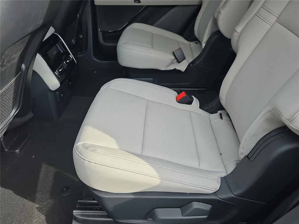 New 2026 Lincoln Aviator AWD image 13