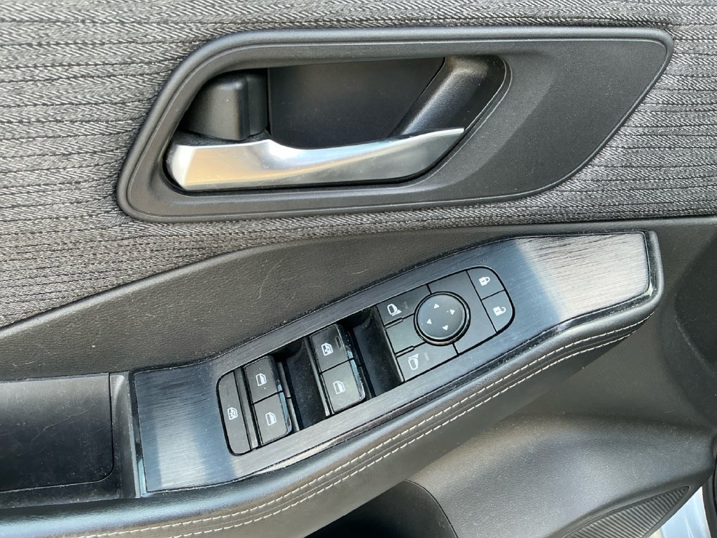 Used 2022 Nissan Rogue SV AWD/4WD image 23