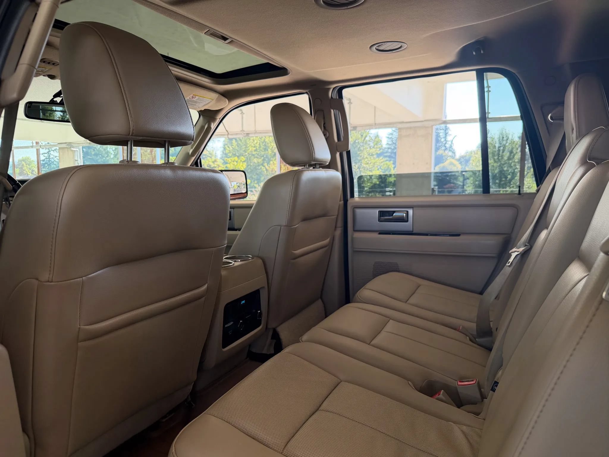 Used 2015 Ford Expedition EL Limited w/ Equipment Group 301A AWD/4WD image 22