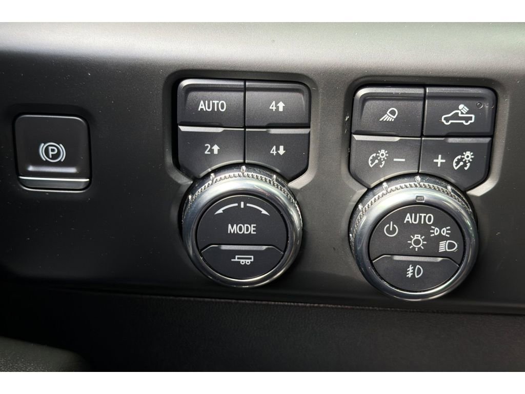 Used 2023 GMC Sierra 1500 AT4 w/ AT4 Premium Package AWD/4WD image 32