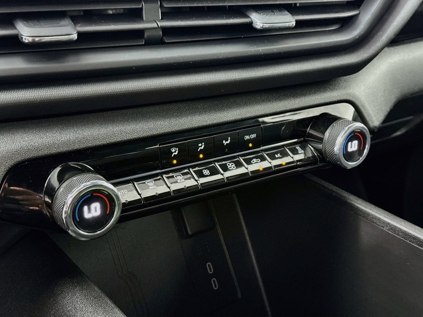 Used 2024 Chevrolet Silverado EV W/T AWD/4WD image 12
