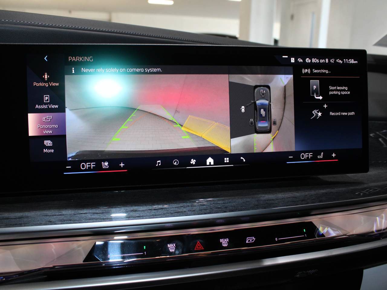 Used 2026 BMW 750e xDrive AWD/4WD image 20