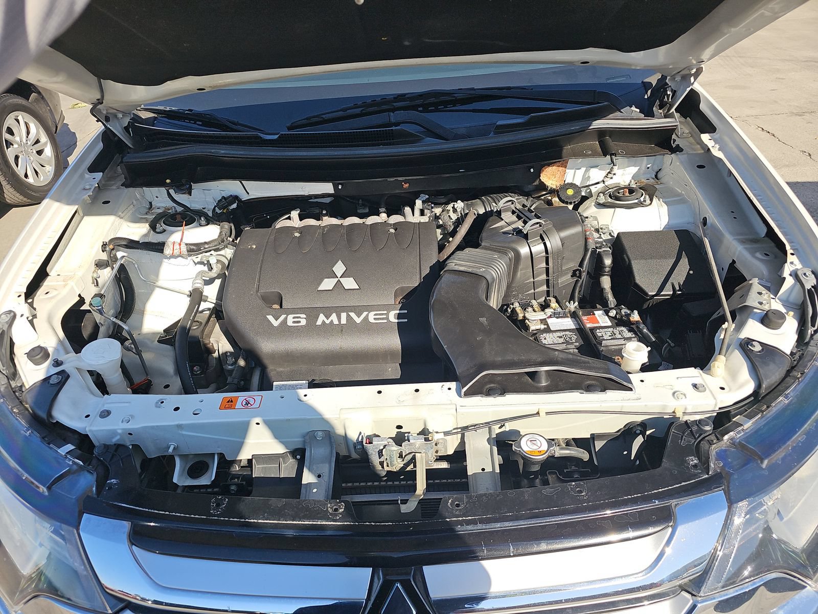 Used 2017 Mitsubishi Outlander GT AWD/4WD image 8