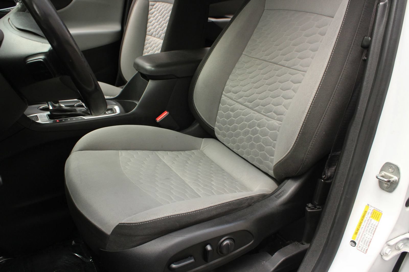 Used 2019 Chevrolet Equinox LT AWD/4WD image 17