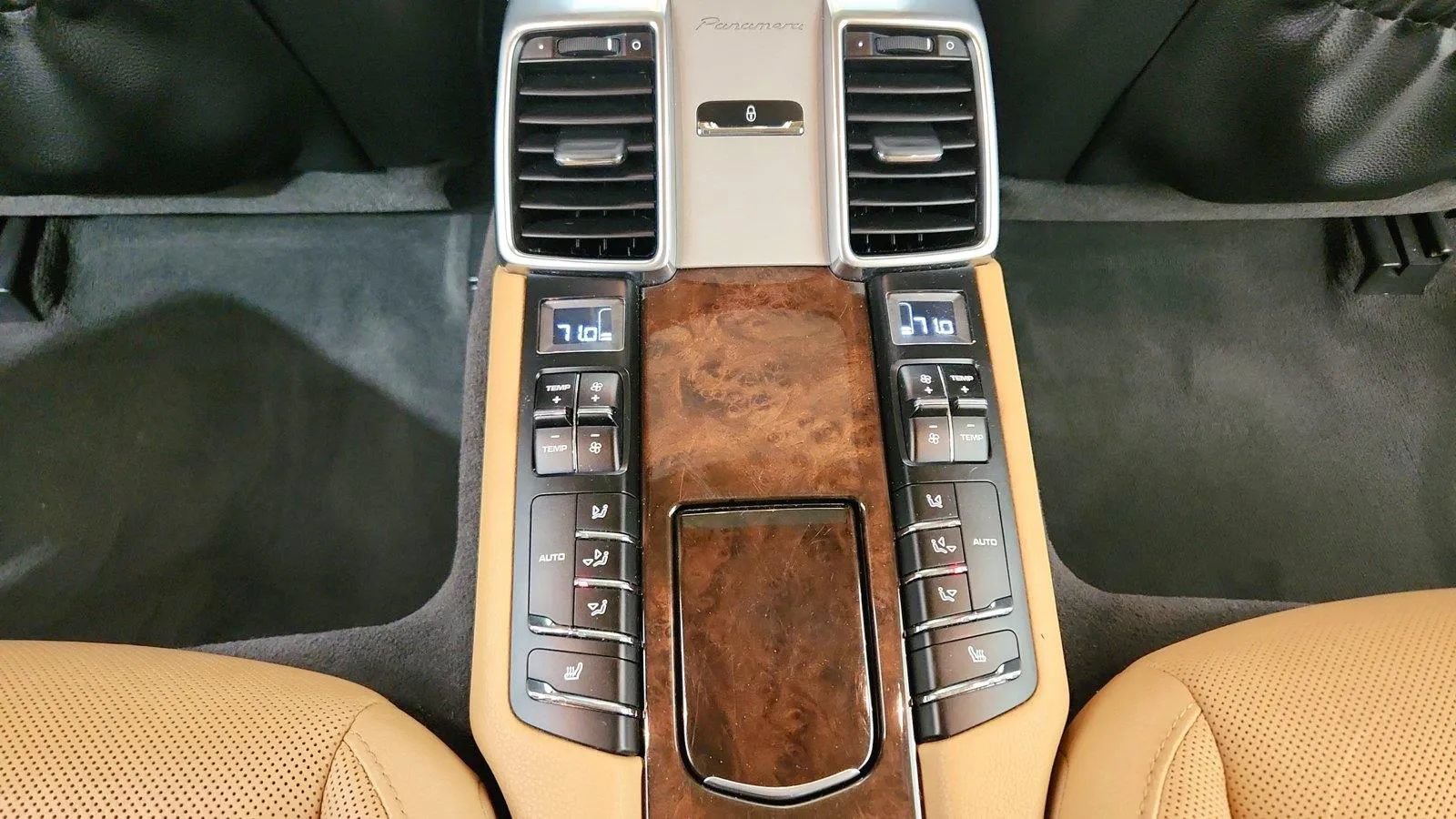 Used 2015 Porsche Panamera 4 AWD/4WD image 29