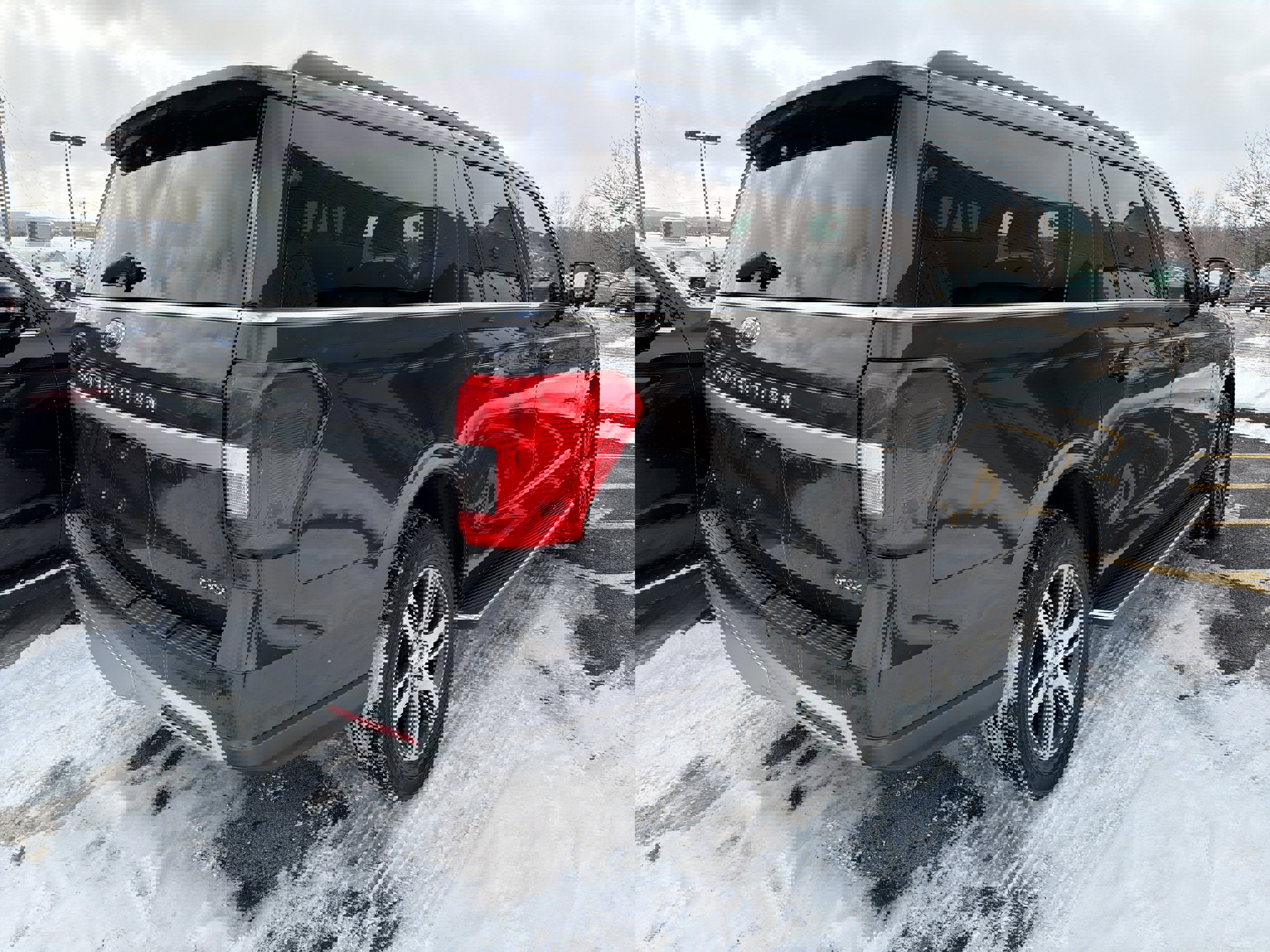 Used 2023 Ford Expedition Max XLT image 7