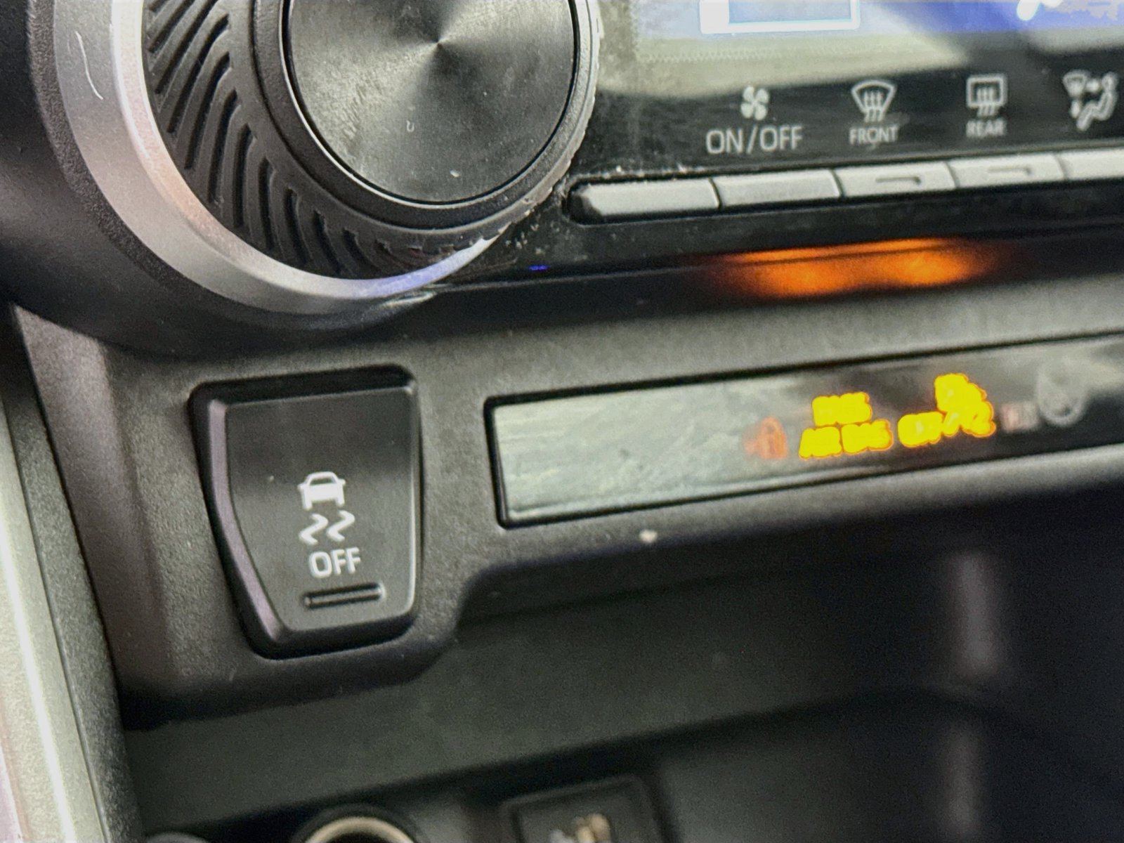 Certified 2025 Toyota RAV4 LE AWD/4WD image 19