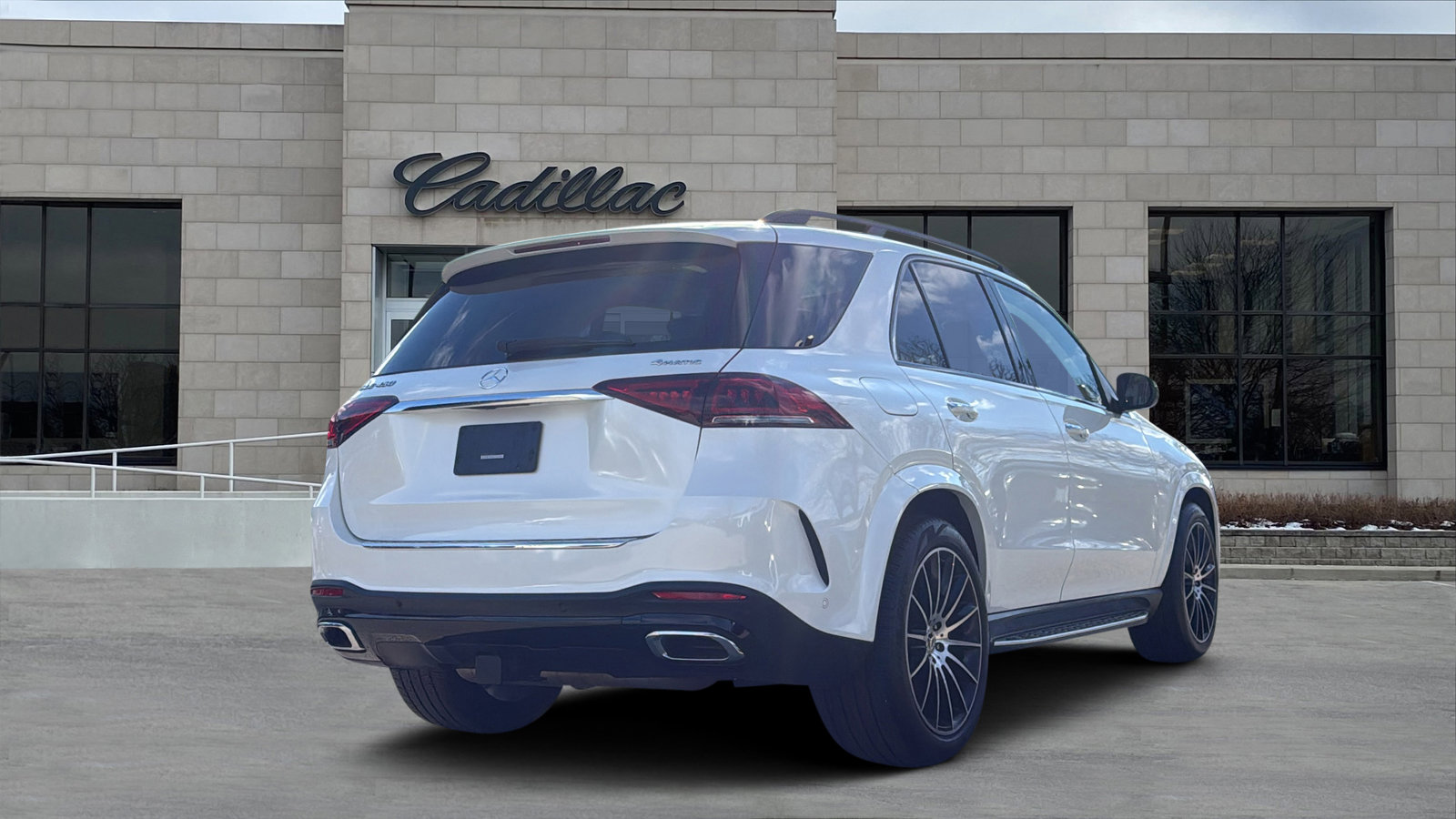 Used 2023 Mercedes-Benz GLE 450 4MATIC image 3