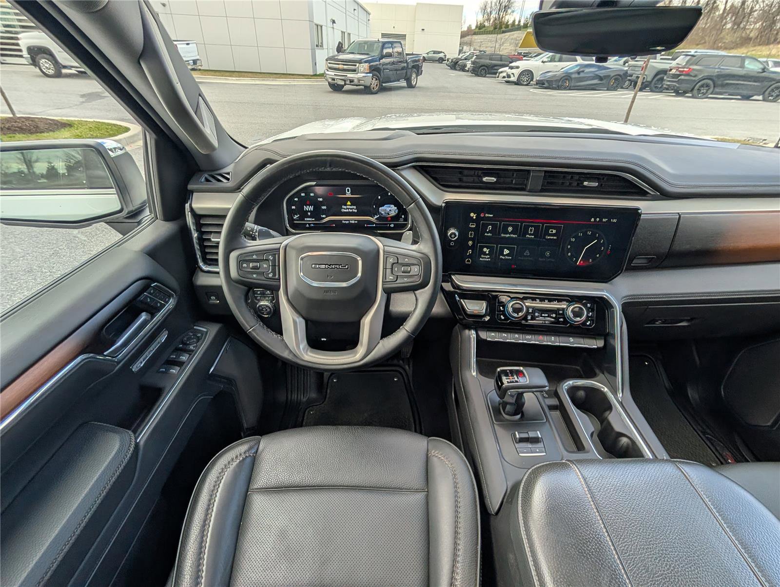 Used 2025 GMC Sierra 1500 Denali w/ Denali Reserve Package AWD/4WD image 18