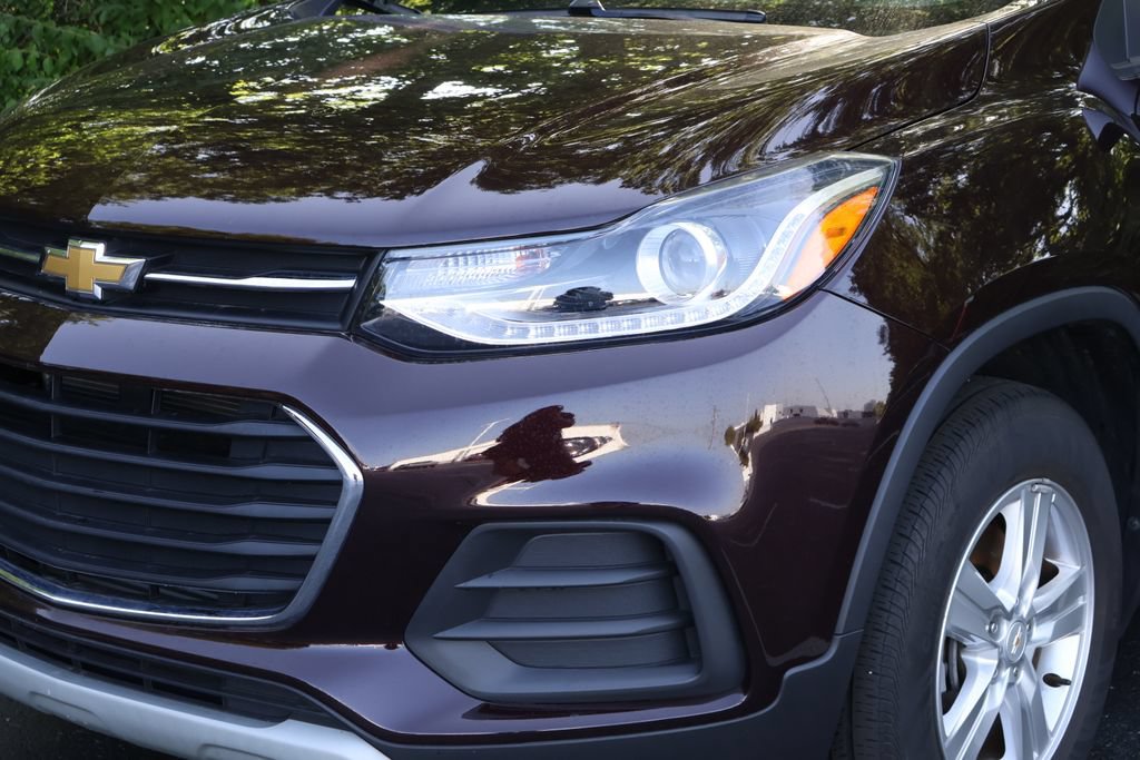 Certified 2022 Chevrolet Trax LT w/ LT Convenience Package AWD/4WD image 3