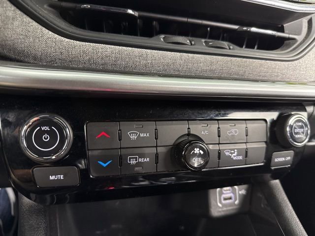 Used 2024 Jeep Compass Latitude image 27