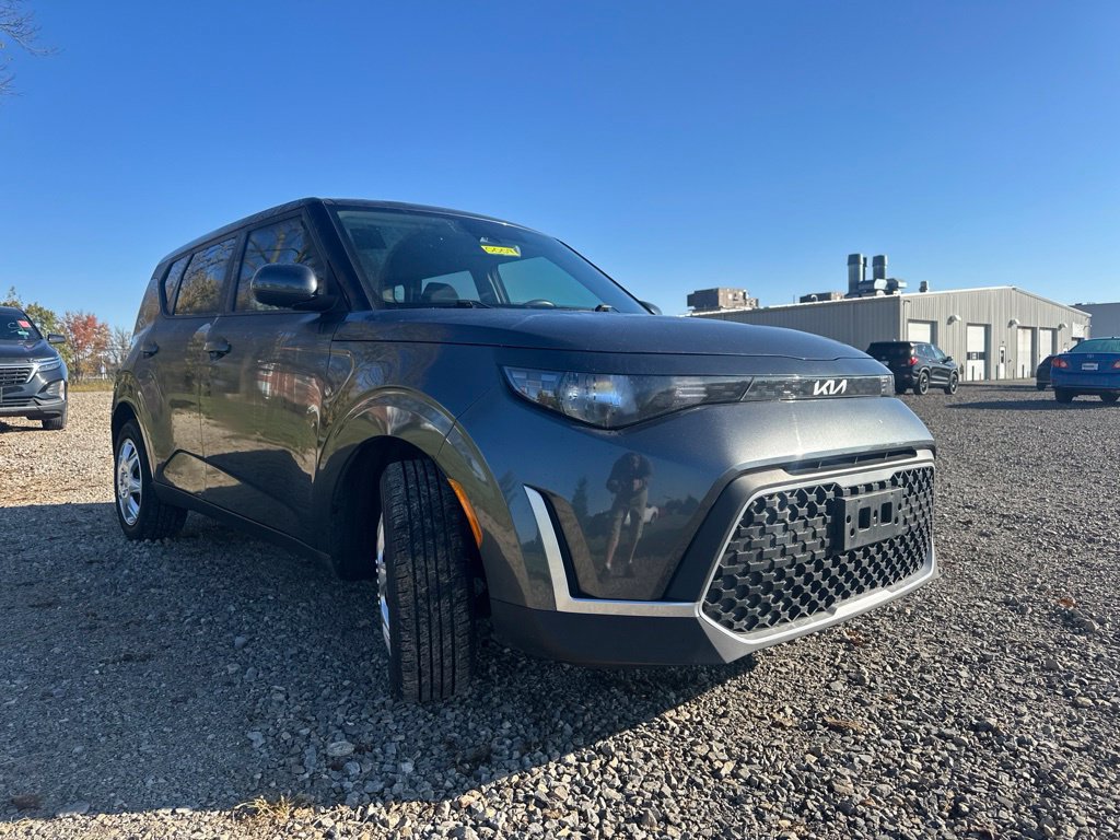 Used 2023 Kia Soul LX FWD image 11