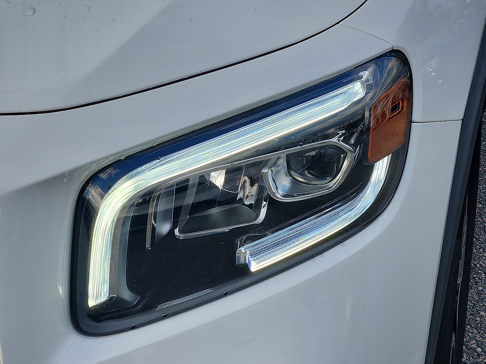 Used 2021 Mercedes-Benz GLB 250 4MATIC image 9