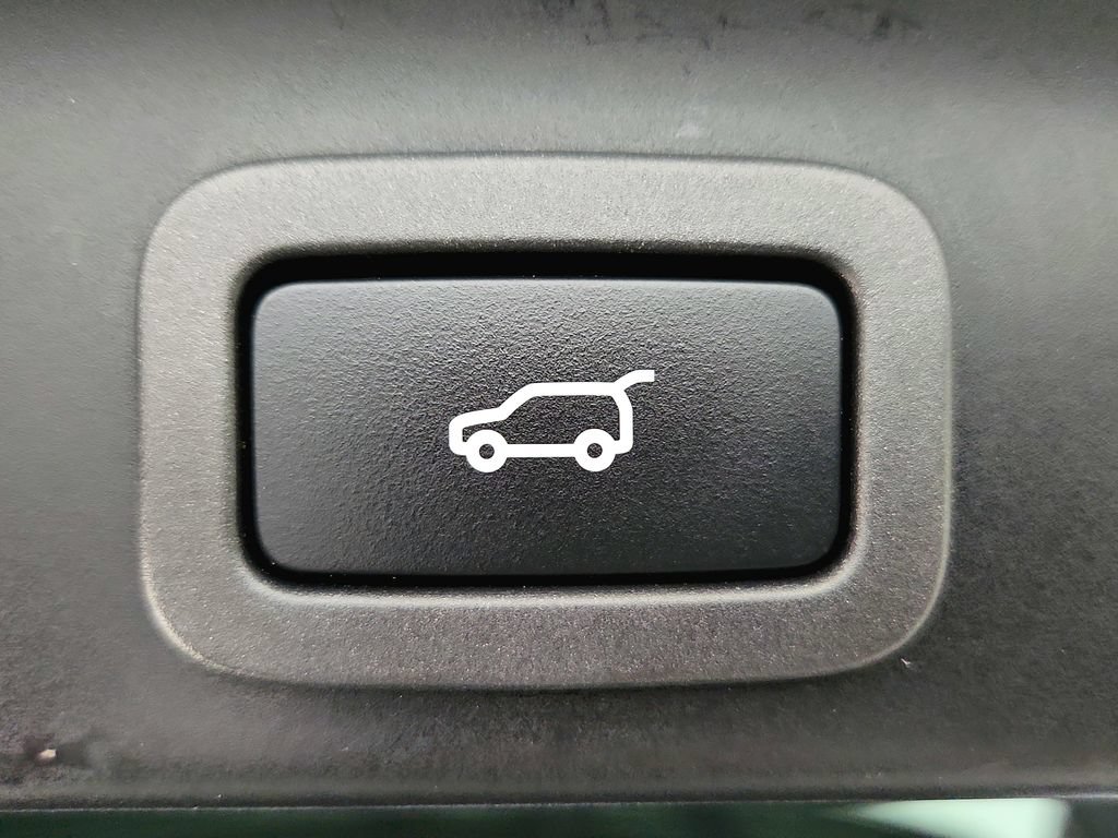 Used 2017 Jaguar F-PACE S AWD/4WD image 34