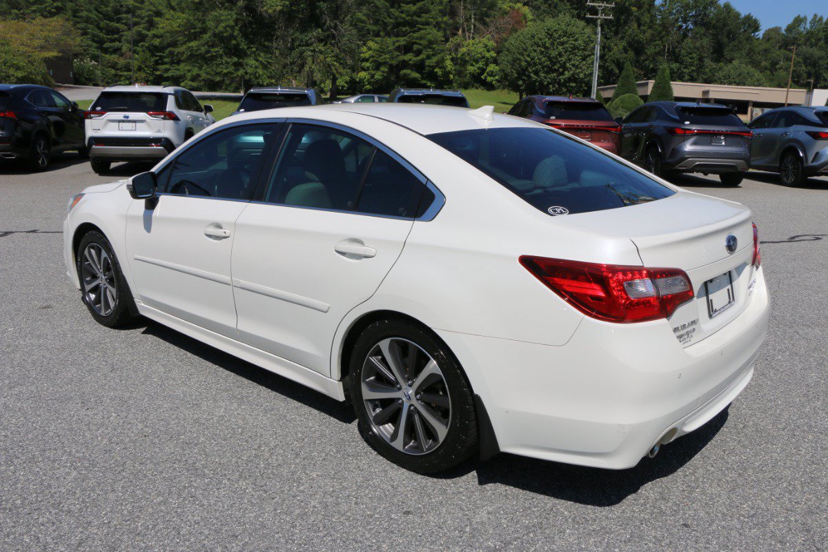 Used 2017 Subaru Legacy 2.5i Limited AWD/4WD image 3