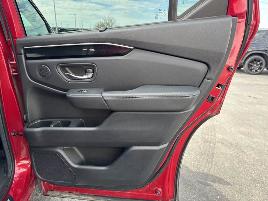 Certified 2025 Honda Pilot EX-L image 36