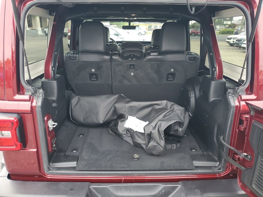 Used 2022 Jeep Wrangler Unlimited Sahara image 30