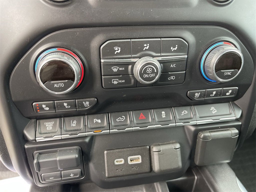 Used 2020 Chevrolet Silverado 2500 LTZ w/ LTZ Convenience Package image 19