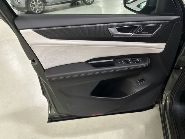 New 2026 Volkswagen Atlas Cross Sport SEL Premium R-Line image 18