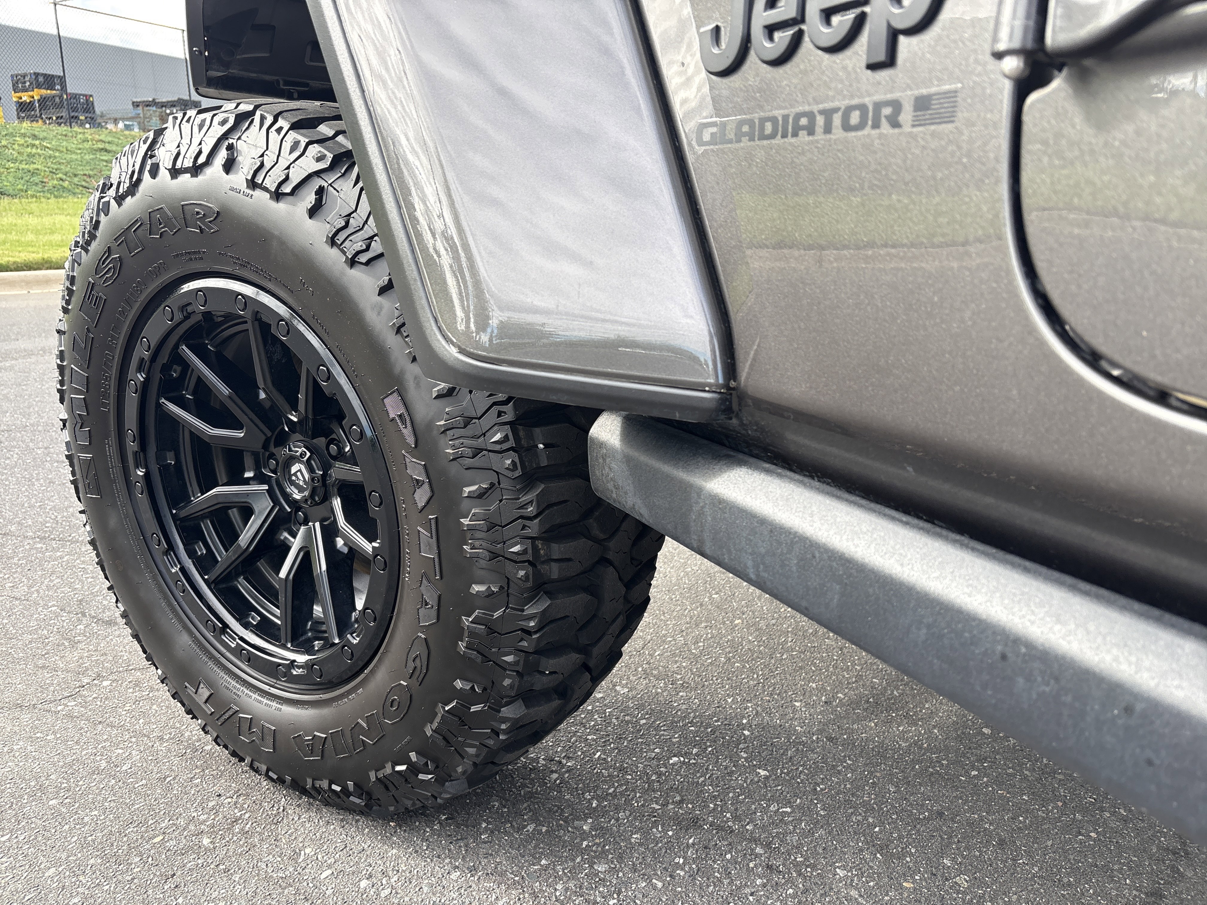 Certified 2025 Jeep Gladiator Sport AWD/4WD image 12